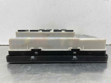 Load image into Gallery viewer, FUSE BOX Nissan Rogue 2008 08 2009 09 2010 10 - NW234944
