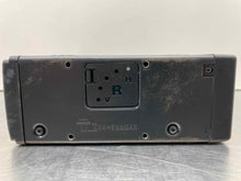 Load image into Gallery viewer, CD Autochanger S Type X Type XJ8 02 03 04 05 06 07 - 09 - NW309664
