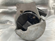 Load image into Gallery viewer, AIR INJECTION PUMP SMOG BMW 325i 328i 330i 323i  1999 99 00 01 02 03 04 05 - NW8018
