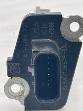 Load image into Gallery viewer, Mass Air Flow Sensor Meter MAF Crown Victoria E150 Van E250 04-14 - NW4627
