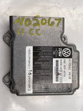 Load image into Gallery viewer, AIR BAG CONTROL MODULE COMPUTER Volkswagen CC 2011 11 2012 12 - NW38687
