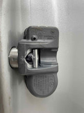 Load image into Gallery viewer, WHEEL RIM CLS550 CLS63 12-14 18x9-1/2 18x9-1/2, 5 lug, 112mm - NW313666
