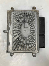 Load image into Gallery viewer, ECU ECM COMPUTER Volvo C30 V50 V40 2007 07 2008 08 2009 09 2010 10 - NW63023
