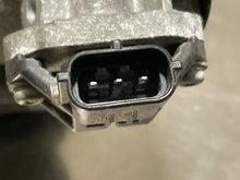 Load image into Gallery viewer, THROTTLE BODY Impreza Legacy 06 - 08 w/o turbo - NW178545
