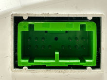 Load image into Gallery viewer, SPEEDOMETER INSTRUMENT CLUSTER GAUGES Subaru Legacy 2007 07  3.0L - NW315382
