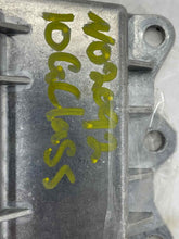 Load image into Gallery viewer, AIR BAG CONTROL MODULE COMPUTER Gl320 Gl350 Gl450 Gl550 R320 R350 08-13 - NW35133
