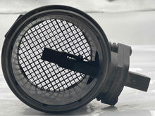 Load image into Gallery viewer, Mass Air Flow Sensor Meter MAF Rover Discovery Range Rover 99-04 - NW5445

