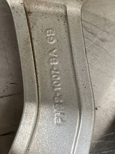 Load image into Gallery viewer, Wheel Rim Land Rover LR4 2016 - NW316869
