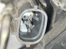Load image into Gallery viewer, THROTTLE BODY Prius 2001 01 2002 02 03 04 05 06 07 - NW178637
