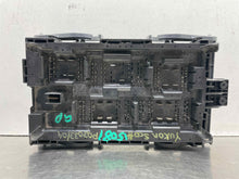 Load image into Gallery viewer, Fuse Box GMC Yukon 2009 - NW317802
