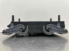 Load image into Gallery viewer, Fuse Box GMC Yukon 2009 - NW317802
