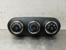 Load image into Gallery viewer, Temperature Controls Jeep Renegade 2016 - NW319242
