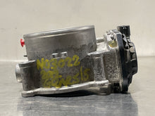 Load image into Gallery viewer, Throttle Body Hyundai Genesis 2012 - NW178025
