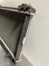 Load image into Gallery viewer, RADIATOR Pontiac G8 2008 08 2009 09 - NW131820
