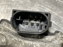 Load image into Gallery viewer, THROTTLE BODY Volvo V50 C30 C70 S40 04 05 06 07 08 - 10 - NW319517
