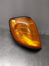 Load image into Gallery viewer, PARKLAMP Mercedes 500SEL 600SEL S320 S600 92 - 94 Right - NW319991
