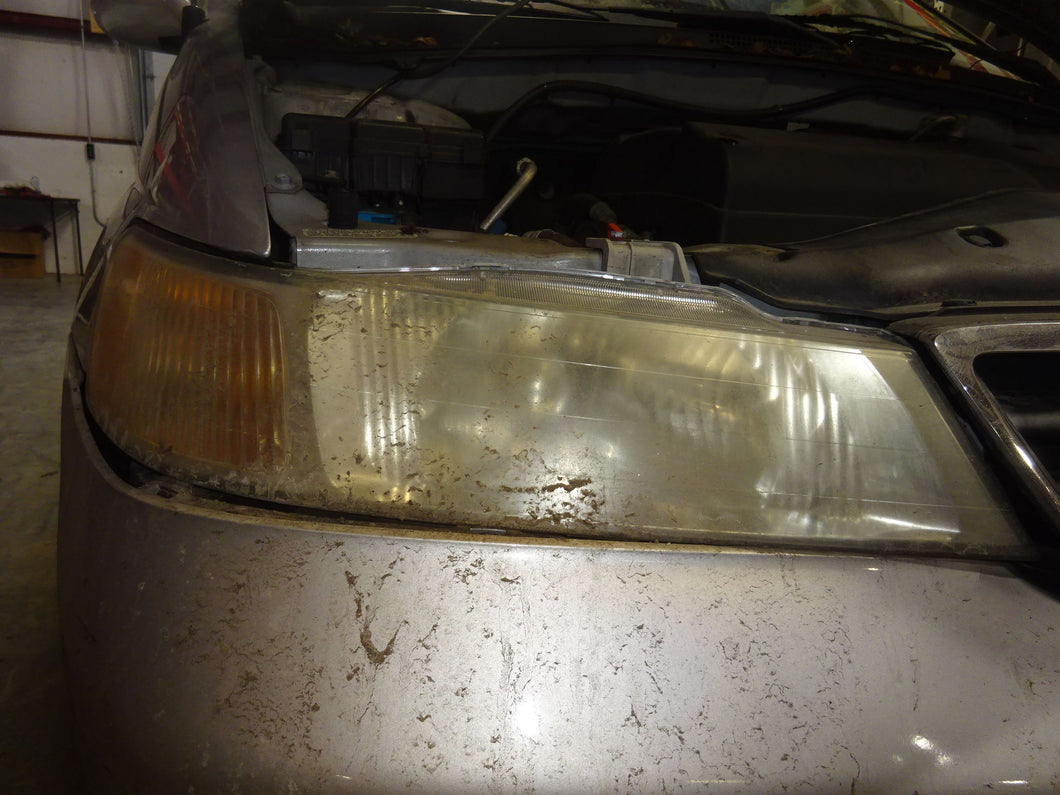 HEADLIGHT LAMP ASSEMBLY Honda Odyssey 99 00 01 02 03 04 Right - NW102963