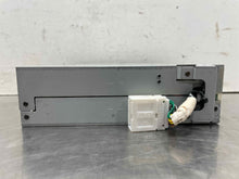 Load image into Gallery viewer, CD Changer Pathfinder 2001 01 6 Disc - NW320240
