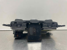 Load image into Gallery viewer, TEMPERATURE CONTROLS Kia Sorento 2011 11 2012 12 2013 13 - NW100611
