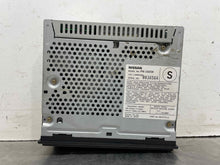 Load image into Gallery viewer, Radio Pathfinder 2001 01 AM FM Cassette - NW320241
