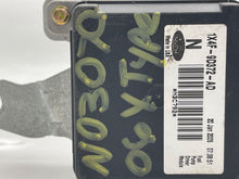 Load image into Gallery viewer, FUEL PUMP CONTROL MODULE S Type X Type 02 03 04 05 - 08 - NW32924
