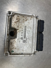 Load image into Gallery viewer, ECU ECM COMPUTER Volkswagen Beetle 2009 09 2010 10 - NW322541
