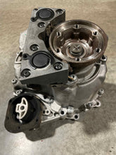 Load image into Gallery viewer, TRANSFER CASE Vanden Pl XF XFR XJ XJL 2013 13 2014 14 2015 15 - NW323111
