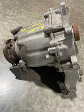 Load image into Gallery viewer, TRANSFER CASE Vanden Pl XF XFR XJ XJL 2013 13 2014 14 2015 15 - NW323111
