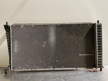 Load image into Gallery viewer, RADIATOR Ford F150 Pickup F250 Pickup 99 00 01 02 03 04 - NW131686
