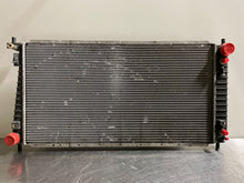 Load image into Gallery viewer, RADIATOR Ford F150 Pickup F250 Pickup 99 00 01 02 03 04 - NW131686
