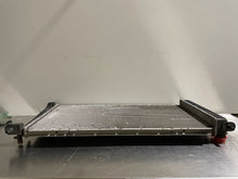 Load image into Gallery viewer, RADIATOR Ford F150 Pickup F250 Pickup 99 00 01 02 03 04 - NW131686

