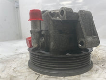 Load image into Gallery viewer, Power Steering Pump  THUNDERBIRD 2004 - NW162934
