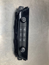 Load image into Gallery viewer, Temperature Controls Buick Regal 2018 - NW324930
