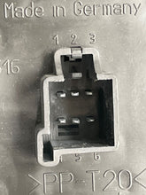 Load image into Gallery viewer, TAIL LIGHT LAMP ASSEMBLY Volvo S80 07 08 09 10 11 12 13 Right - NW327168
