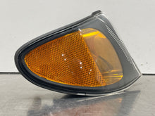 Load image into Gallery viewer, Parklamp BMW 325i 320i 330i 2002 02 2003 03 04 05 Right - NW328129
