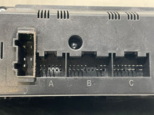 Load image into Gallery viewer, Temperature Controls Volkswagen Touareg 2012 - NW330009
