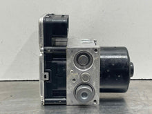 Load image into Gallery viewer, ABS Pump Volkswagen Touareg 2012 - NW329376
