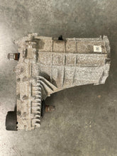 Load image into Gallery viewer, Transfer Case Volkswagen Touareg 2012 - NW330446
