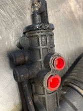 Load image into Gallery viewer, STEERING RACK BMW 528i 530i 525i 2000 00 2001 01 02 03 - NW168611
