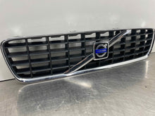 Load image into Gallery viewer, GRILLE Volvo S60 2001 01 2002 02 2003 03 2004 04 - NW98776
