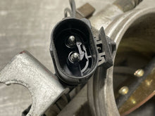 Load image into Gallery viewer, THROTTLE BODY BMW 325i M3 1994 94 95 96 97 98 99 - NW177758

