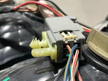 Load image into Gallery viewer, TAIL LIGHT LAMP ASSEMBLY Ford Mustang 05 06 07 08 09 Left - NW332800
