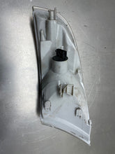 Load image into Gallery viewer, PARKLAMP Saab 9-5 2002 02 2003 03 2004 04 05 Right - NW334868
