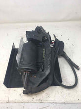 Load image into Gallery viewer, Suspension Air Compressor Pump Lincoln Navigator 2003 - NW8327

