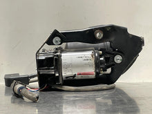 Load image into Gallery viewer, Suspension Air Compressor Pump Lincoln Navigator 2003 - NW8327
