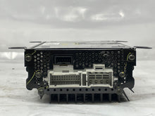 Load image into Gallery viewer, Radio Cadillac Seville 2002 - NW135501
