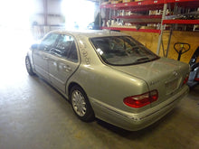Load image into Gallery viewer, CARRIER ASSEMBLY MERCEDES E320 CLK320 97 98 99 - 02 03 - NW46905
