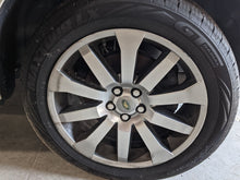 Load image into Gallery viewer, WHEEL LR2 2008 08 2009 09 2010 10 2011 11 2012 12 19x8 10 Spoke - NW338123
