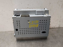 Load image into Gallery viewer, Radio Land Rover LR2 LR3 2008 08 2009 09 2010 10 2011 11 AM FM Cd Player - NW337932
