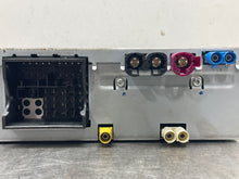Load image into Gallery viewer, Radio Jaguar XF 2018 - NW339437

